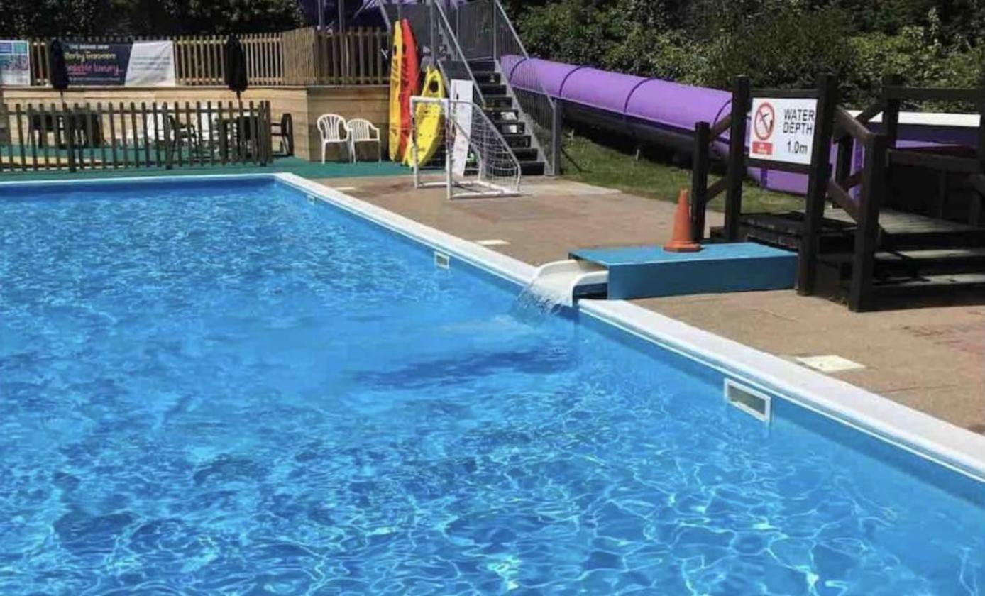 Cosy Cabin - Bideford Bay Holiday Park Екстериор снимка